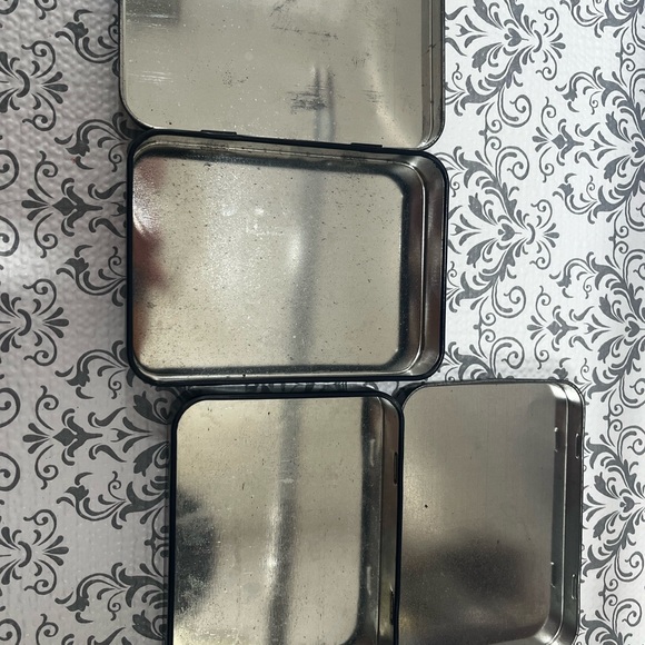 Cat tins - Picture 2 of 2